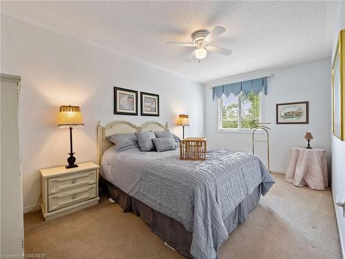 2252 Fairbairn Court, Oakville, ON - Indoor Photo Showing Bedroom