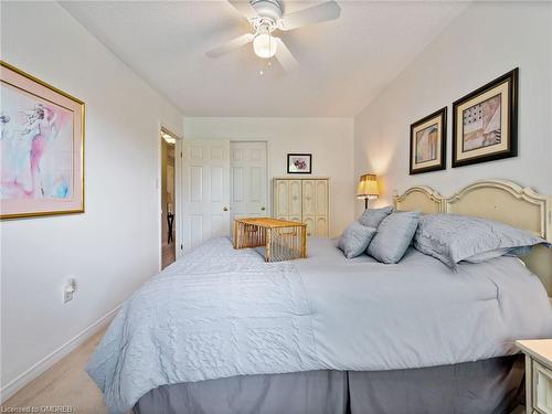 2252 Fairbairn Court, Oakville, ON - Indoor Photo Showing Bedroom