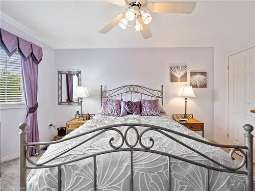 2252 Fairbairn Court, Oakville, ON - Indoor Photo Showing Bedroom