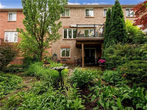 2252 Fairbairn Court, Oakville, ON - Outdoor