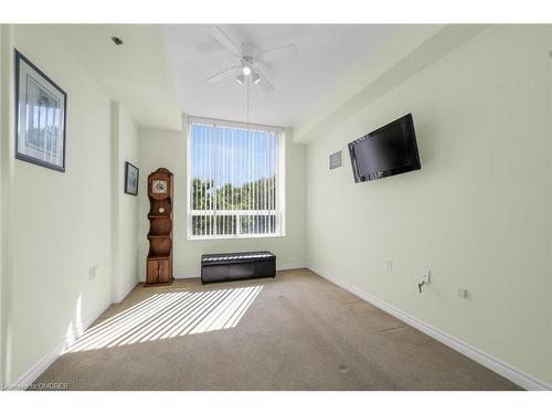 2510-100 Burloak Drive, Burlington, ON - Indoor Photo Showing Other Room