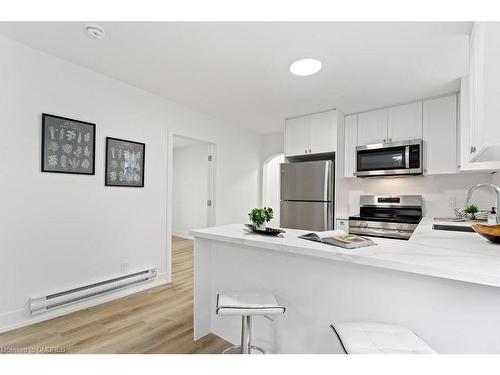 34 Rykert Street, St. Catharines, ON - Indoor Photo Showing Kitchen With Upgraded Kitchen