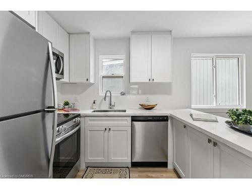 34 Rykert Street, St. Catharines, ON - Indoor Photo Showing Kitchen With Upgraded Kitchen