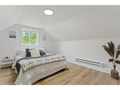 34 Rykert Street, St. Catharines, ON - Indoor Photo Showing Bedroom