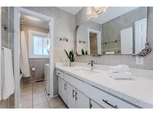 56 Grenville Avenue, Kitchener, ON - Indoor Photo Showing Bathroom