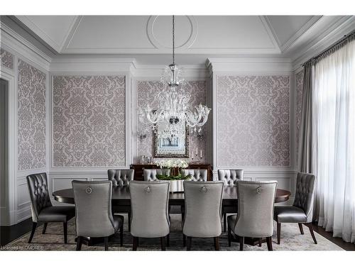 121 Rebecca Court, Maple, ON - Indoor Photo Showing Dining Room