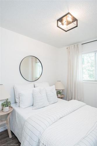 24 Willver Drive, St. Catharines, ON - Indoor Photo Showing Bedroom