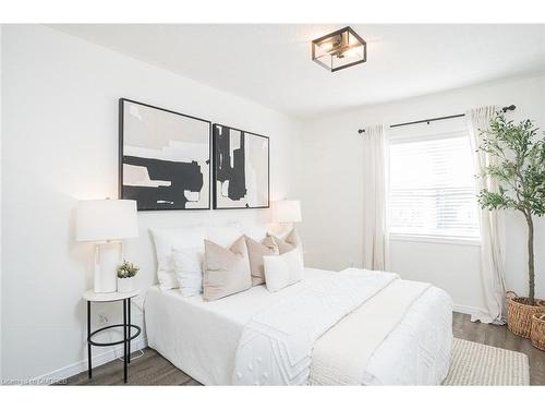 24 Willver Drive, St. Catharines, ON - Indoor Photo Showing Bedroom