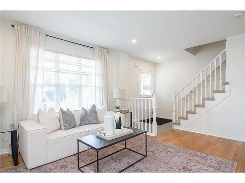 24 Willver Drive, St. Catharines, ON - Indoor Photo Showing Living Room