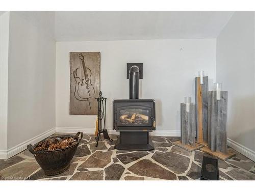 585 Dundas Street E, Hamilton, ON - Indoor With Fireplace