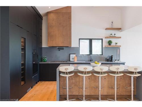 2226 Lakeshore Road, Burlington, ON - Indoor Photo Showing Kitchen