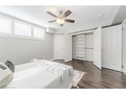 4-01-2420 Baronwood Drive, Oakville, ON - Indoor Photo Showing Bedroom