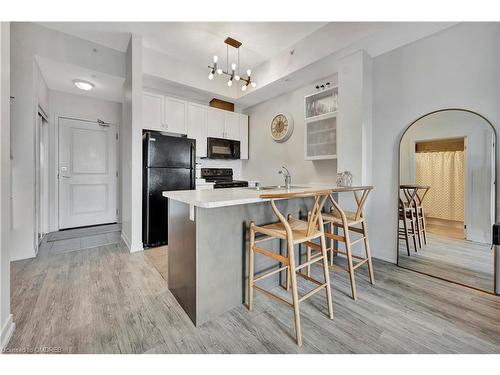 418-5010 Corporate Drive, Burlington, ON - Indoor Photo Showing Kitchen