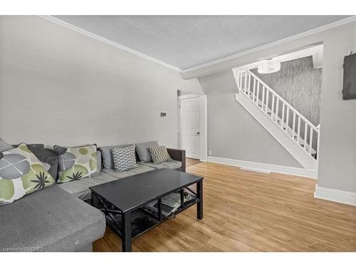 139 Fisher Mills Road, Cambridge, ON - Indoor Photo Showing Living Room