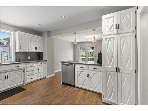 139 Fisher Mills Road, Cambridge, ON - Indoor Photo Showing Kitchen