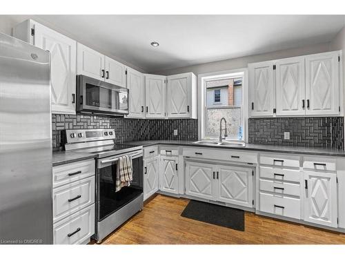 139 Fisher Mills Road, Cambridge, ON - Indoor Photo Showing Kitchen With Double Sink