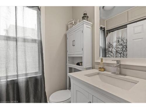 139 Fisher Mills Road, Cambridge, ON - Indoor Photo Showing Bathroom