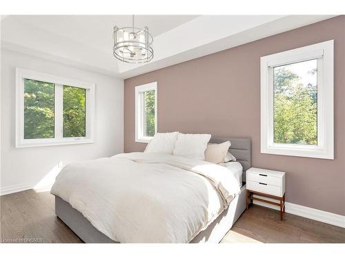 399 Delaware Avenue, Burlington, ON - Indoor Photo Showing Bedroom