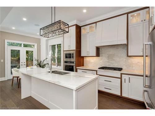 399 Delaware Avenue, Burlington, ON - Indoor Photo Showing Kitchen With Double Sink With Upgraded Kitchen