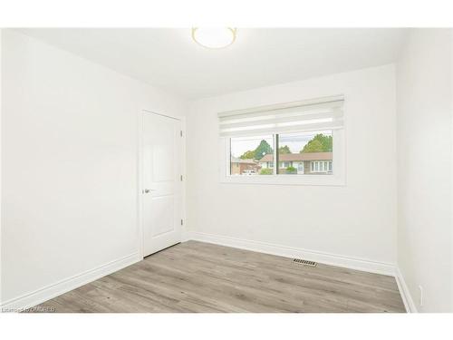 7021 Whitman Avenue, Niagara Falls, ON - Indoor Photo Showing Other Room