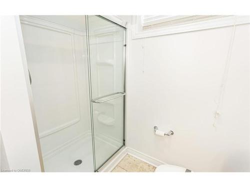 7021 Whitman Avenue, Niagara Falls, ON - Indoor Photo Showing Bathroom