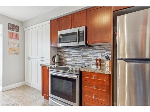 3121 Stornoway Circle, Oakville, ON - Indoor Photo Showing Kitchen