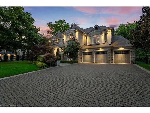 8 Thornhill Avenue, Vaughan, ON - Outdoor