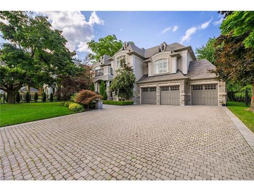 8 Thornhill Avenue, Vaughan, ON - Outdoor