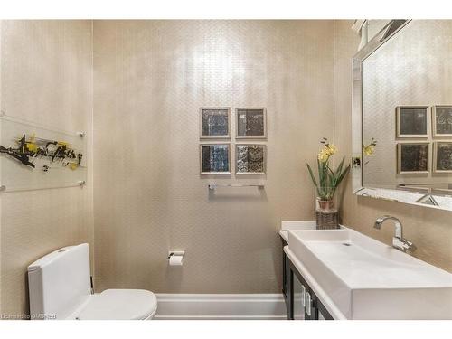 8 Thornhill Avenue, Vaughan, ON - Indoor Photo Showing Bathroom