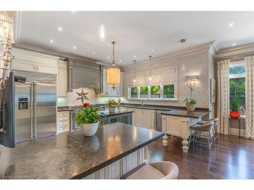 8 Thornhill Avenue, Vaughan, ON - Indoor Photo Showing Kitchen With Upgraded Kitchen