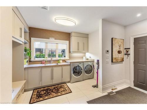 8 Thornhill Avenue, Vaughan, ON - Indoor Photo Showing Laundry Room