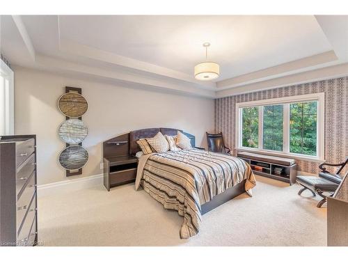 8 Thornhill Avenue, Vaughan, ON - Indoor Photo Showing Bedroom