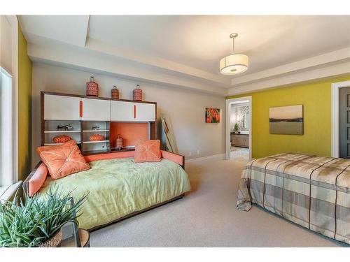 8 Thornhill Avenue, Vaughan, ON - Indoor Photo Showing Bedroom