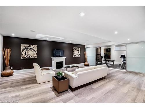 8 Thornhill Avenue, Vaughan, ON - Indoor