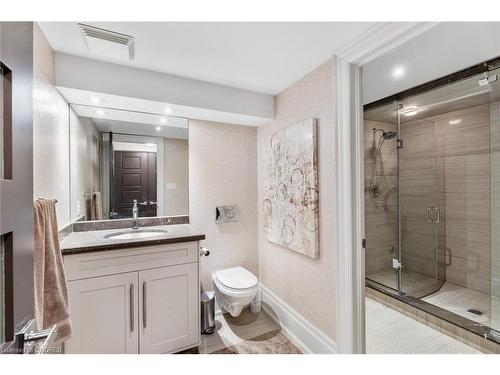 8 Thornhill Avenue, Vaughan, ON - Indoor Photo Showing Bathroom