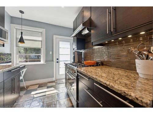 28 Grove Street, Hamilton, ON - Indoor Photo Showing Kitchen With Upgraded Kitchen