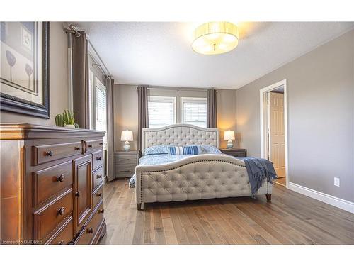 422 Duncan Lane, Milton, ON - Indoor Photo Showing Bedroom