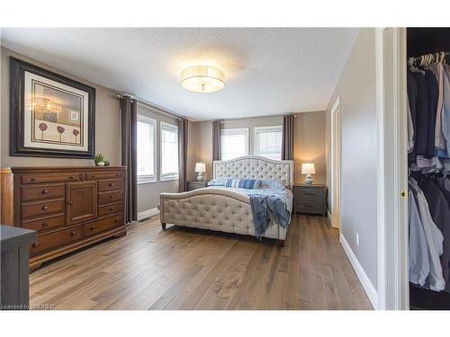 422 Duncan Lane, Milton, ON - Indoor Photo Showing Bedroom