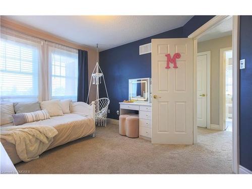 422 Duncan Lane, Milton, ON - Indoor Photo Showing Bedroom