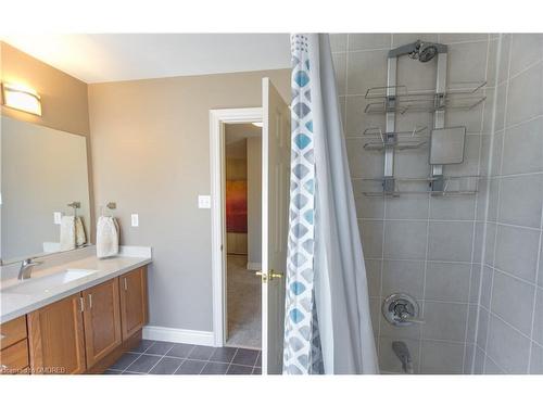 422 Duncan Lane, Milton, ON - Indoor Photo Showing Bathroom