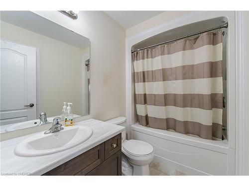 100 Festival Way, Binbrook, ON - Indoor Photo Showing Bathroom