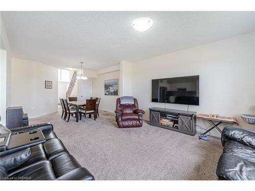 100 Festival Way, Binbrook, ON - Indoor Photo Showing Living Room