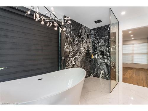 1242 Ravine Drive, Mississauga, ON - Indoor Photo Showing Bathroom