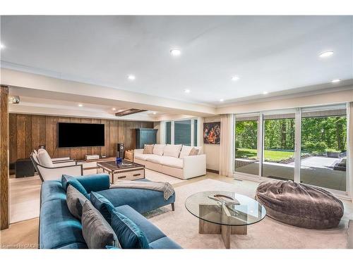 1242 Ravine Drive, Mississauga, ON - Indoor Photo Showing Living Room