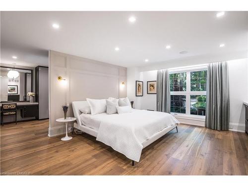 1242 Ravine Drive, Mississauga, ON - Indoor Photo Showing Bedroom