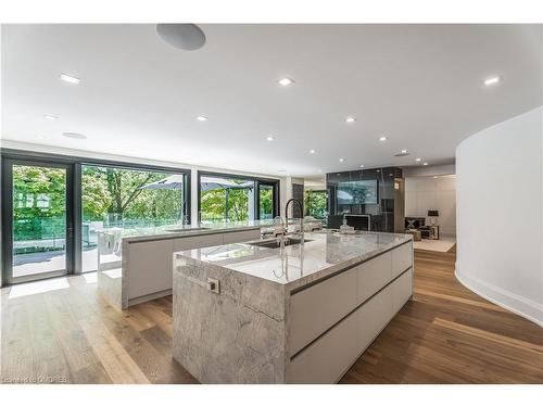 1242 Ravine Drive, Mississauga, ON - Indoor Photo Showing Kitchen