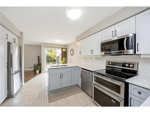 29 Maude Lane Lane, Guelph, ON - Indoor Photo Showing Kitchen With Stainless Steel Kitchen With Upgraded Kitchen