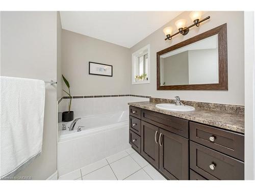 29 Maude Lane Lane, Guelph, ON - Indoor Photo Showing Bathroom