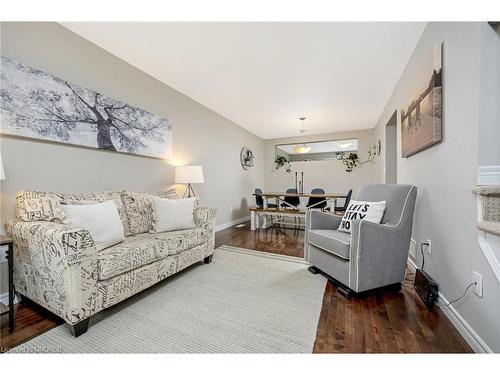 29 Maude Lane Lane, Guelph, ON - Indoor Photo Showing Living Room