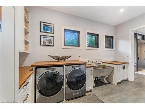 3651 Vandorf Side Road, Whitchurch-Stouffville, ON - Indoor Photo Showing Laundry Room